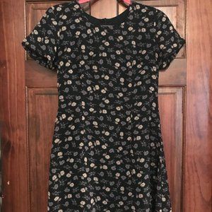 Black floral-print shift dress size XS or S. No tags.